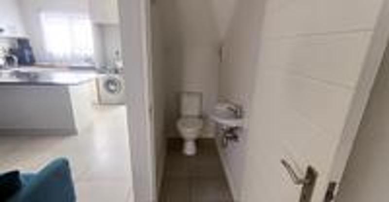 3 Bedroom Property for Sale in Peerless Park Western Cape